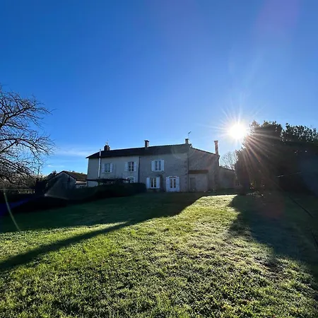 Le Grand Charde فندق مبيت وإفطار L'Isle-Jourdain (Vienne)